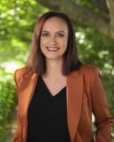 Estelle Parker, Pin Payments