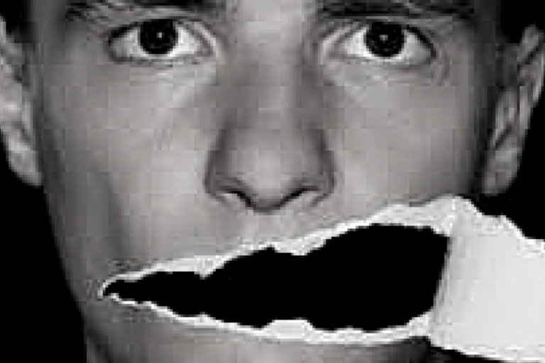 Facebook bans Australian news