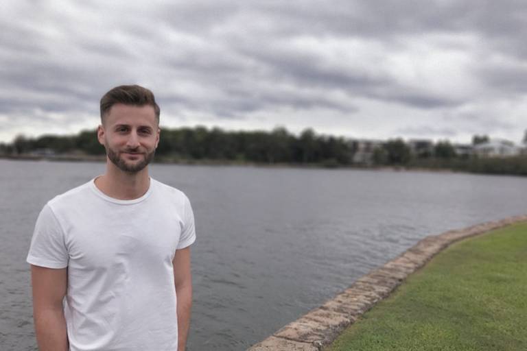 HealthCoach is a fitness app offering online consultations with health professionals