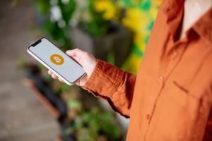 How a simple Apple App Store scam stole $1.3 million worth of bitcoin from one cryptocurrency investor