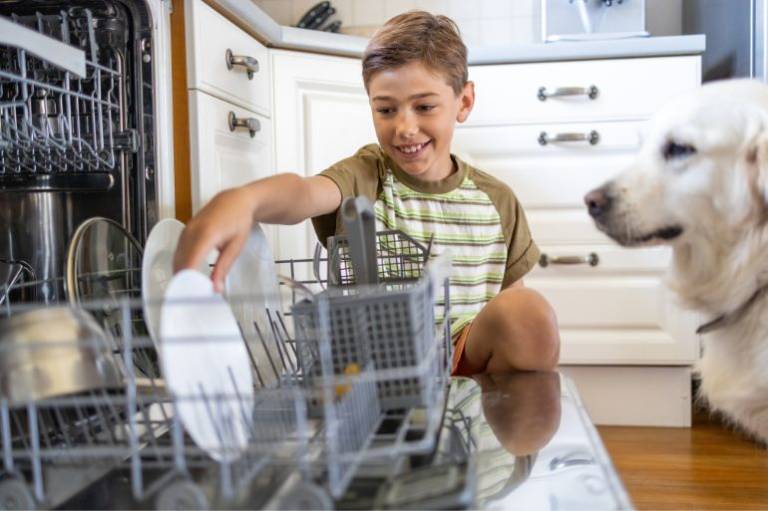 Here’s the story you need to share with the office – a dishwasher expert on 5 things should never do (putting cups & plates in the sink is not one, but should be)