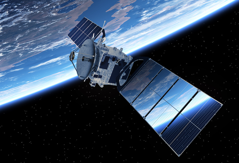 The Australian government has killed off a $7 billion military satellite project, increasing the risk of cyber attacks