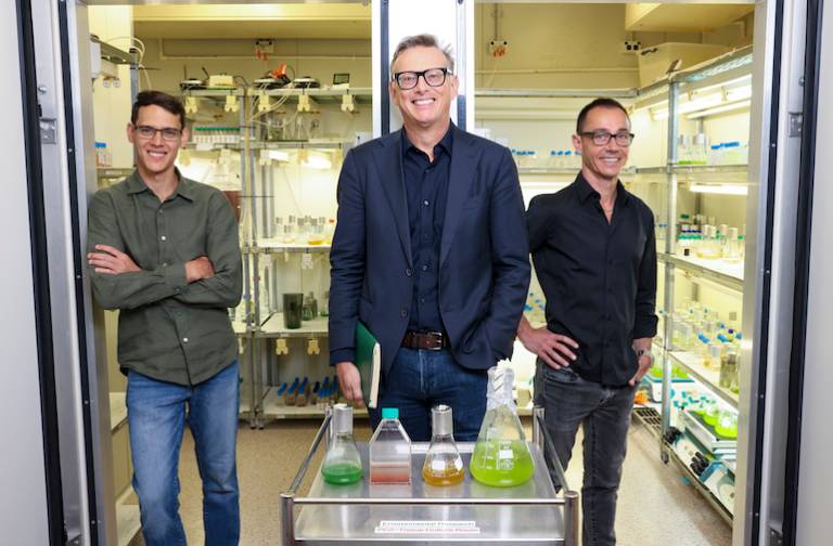 v2food founder Nick Hazell raises $1.1 million for his algal vision to replace fossil fuels