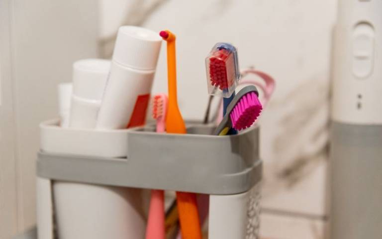 3 things you shouldn’t share in a bathroom for your own health